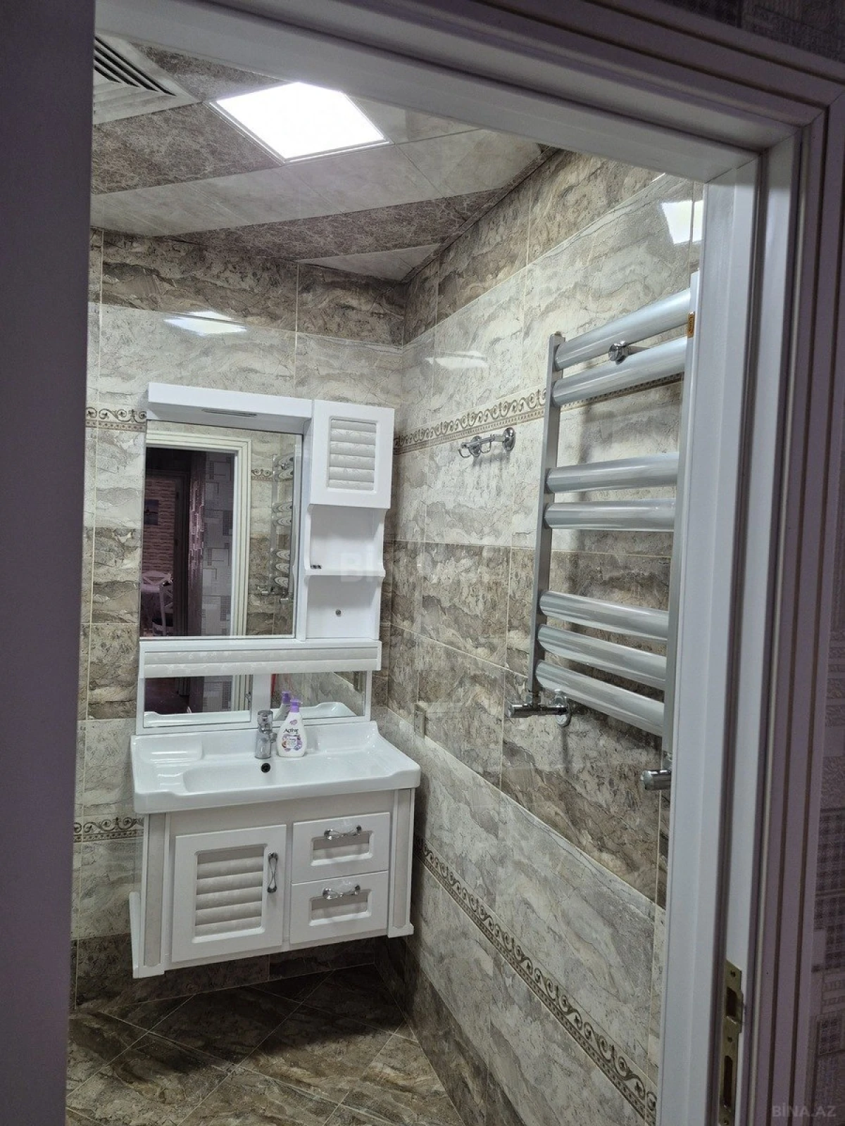 Kirayə verilir 3 otaqlı mənzil 125 m²