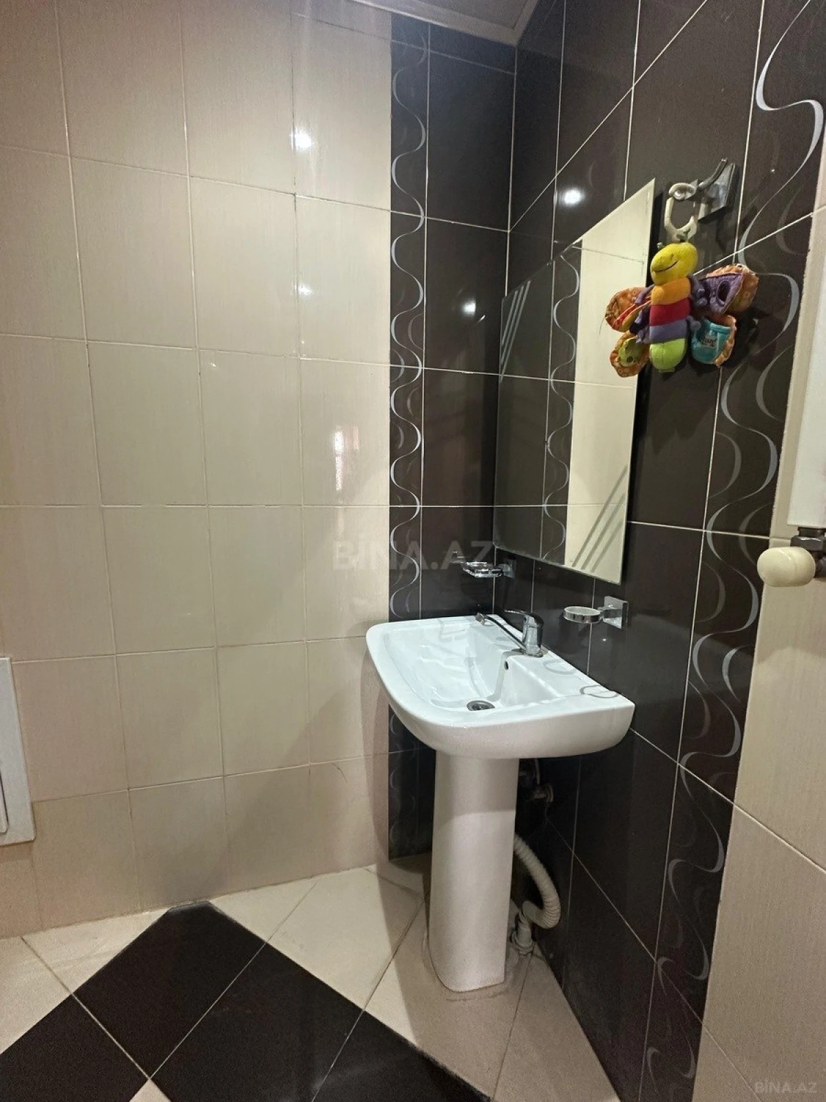 Kirayə verilir 3 otaqlı mənzil 100 m²