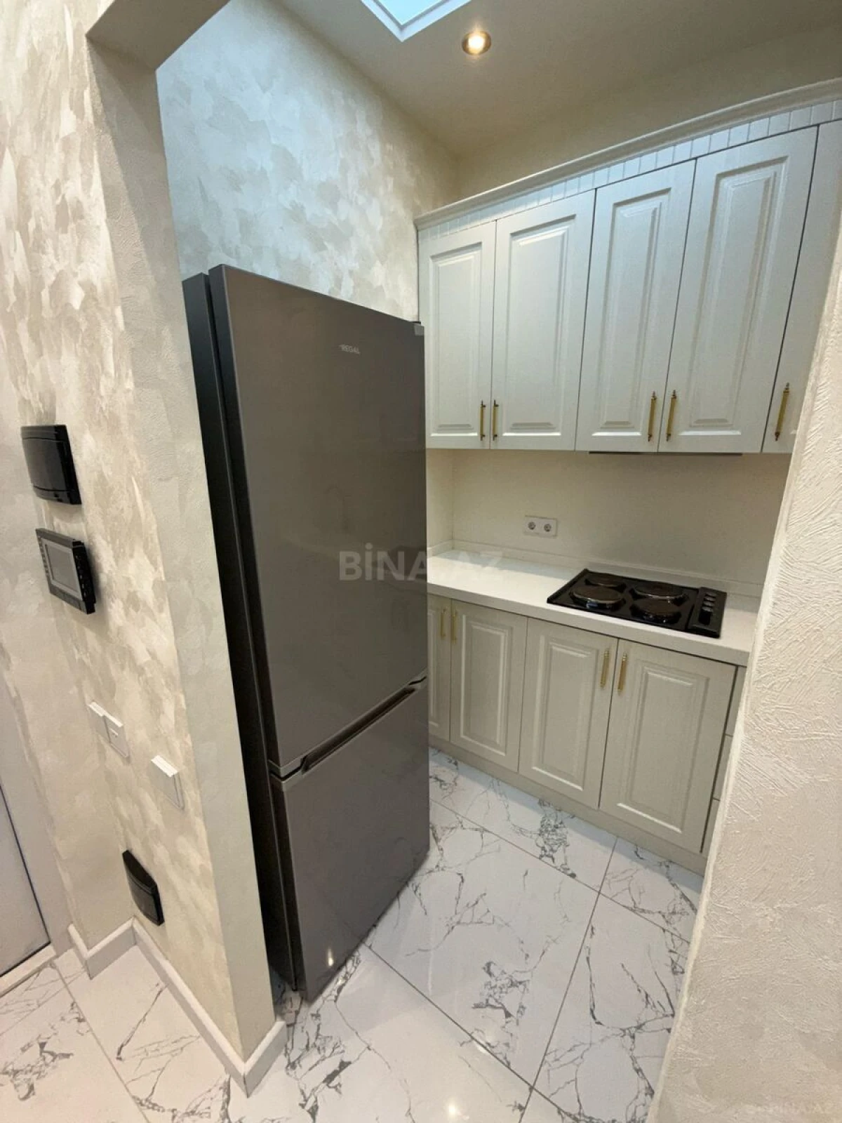 Kirayə verilir 2 otaqlı mənzil 65 m²