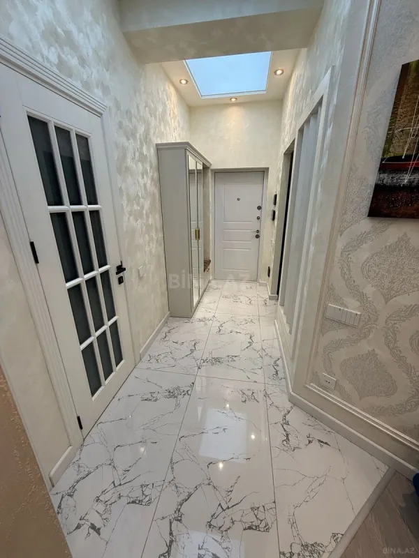 Kirayə verilir 2 otaqlı mənzil 65 m²