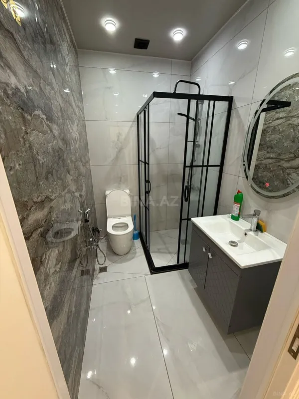 Kirayə verilir 2 otaqlı mənzil 65 m²