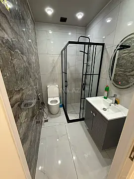Kirayə verilir 2 otaqlı mənzil 65 m²