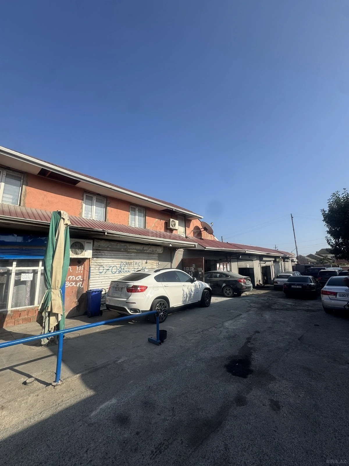 Satılır obyekt 700 m²