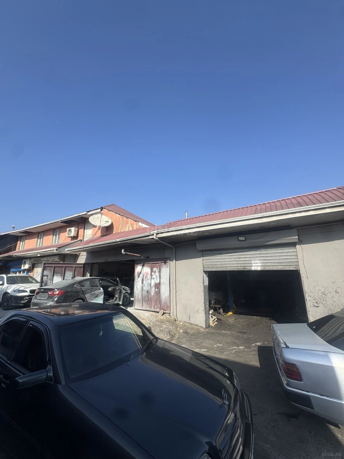 Satılır obyekt 700 m²