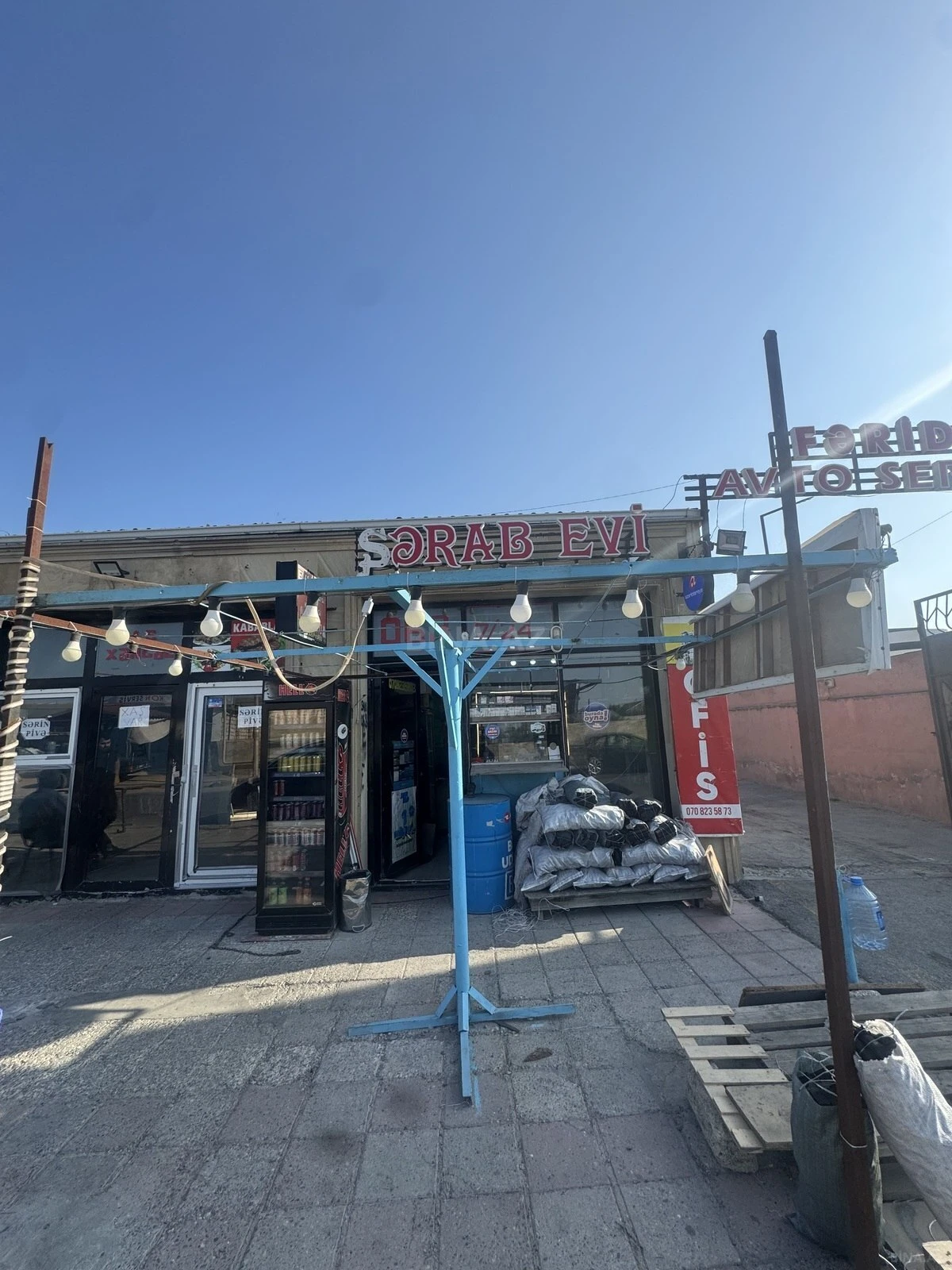 Satılır obyekt 700 m²