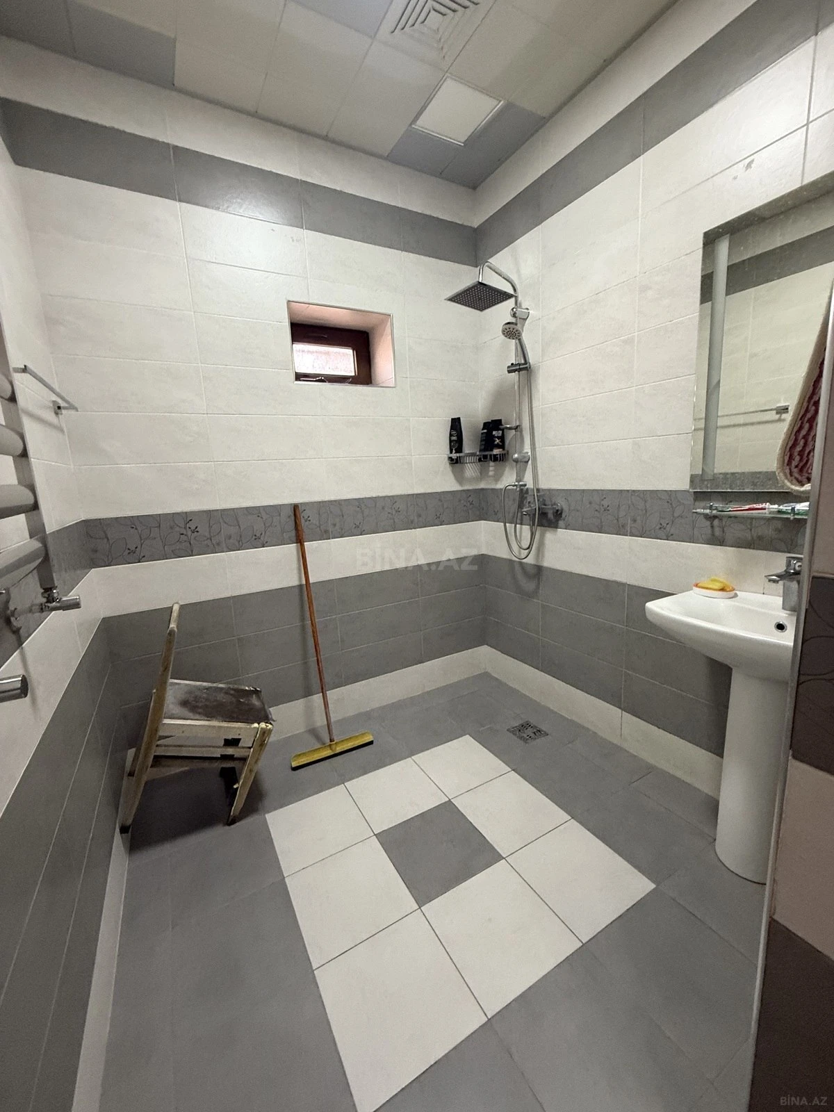 Satılır 7 otaqlı həyət evi 250 m²