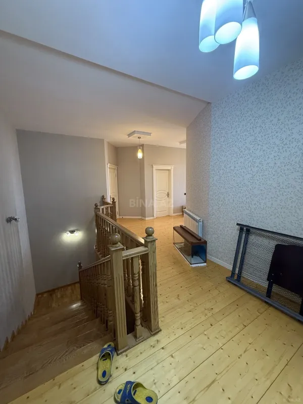 Satılır 7 otaqlı həyət evi 250 m²