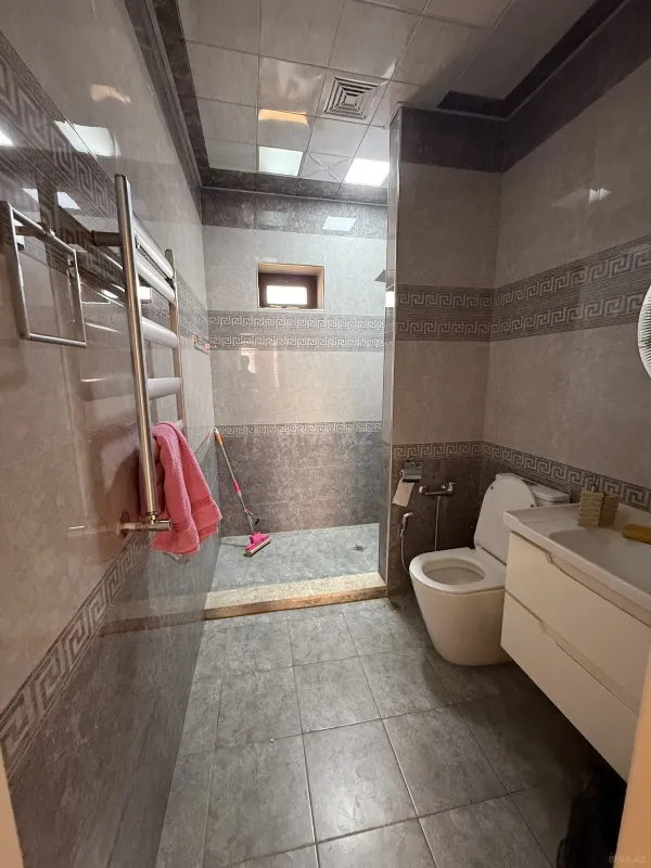 Satılır 7 otaqlı həyət evi 250 m²