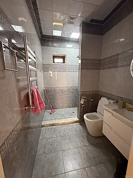 Satılır 7 otaqlı həyət evi 250 m²