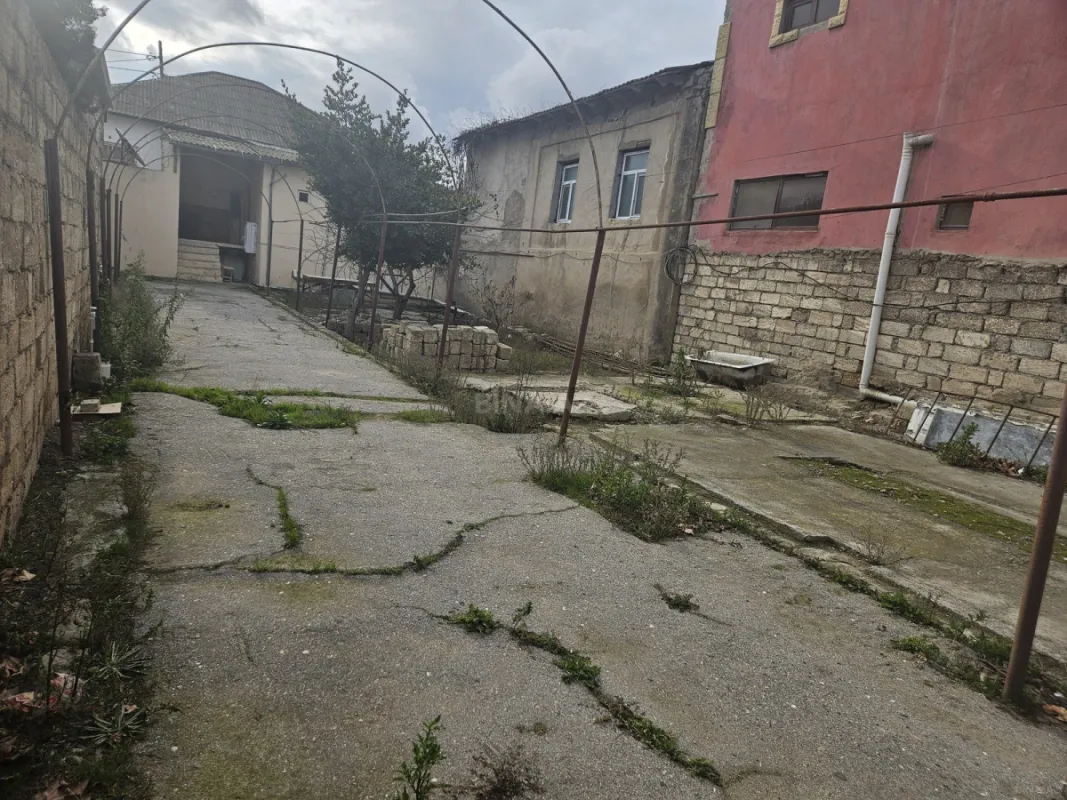 Satılır 3 otaqlı həyət evi 100 m²