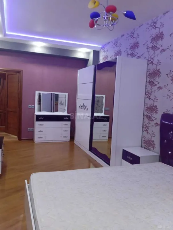 Kirayə verilir 2 otaqlı mənzil 96 m²