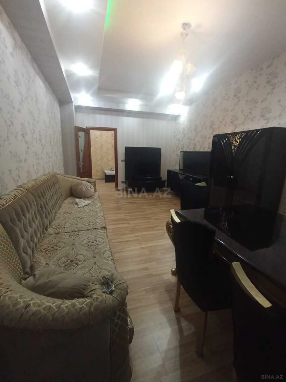 Kirayə verilir 2 otaqlı mənzil 96 m²