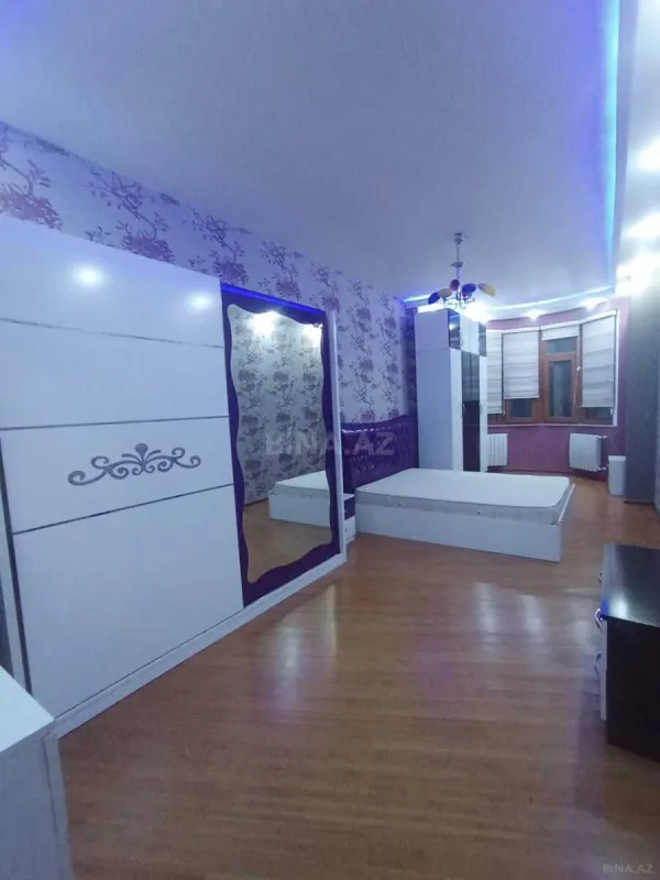 Kirayə verilir 2 otaqlı mənzil 96 m²