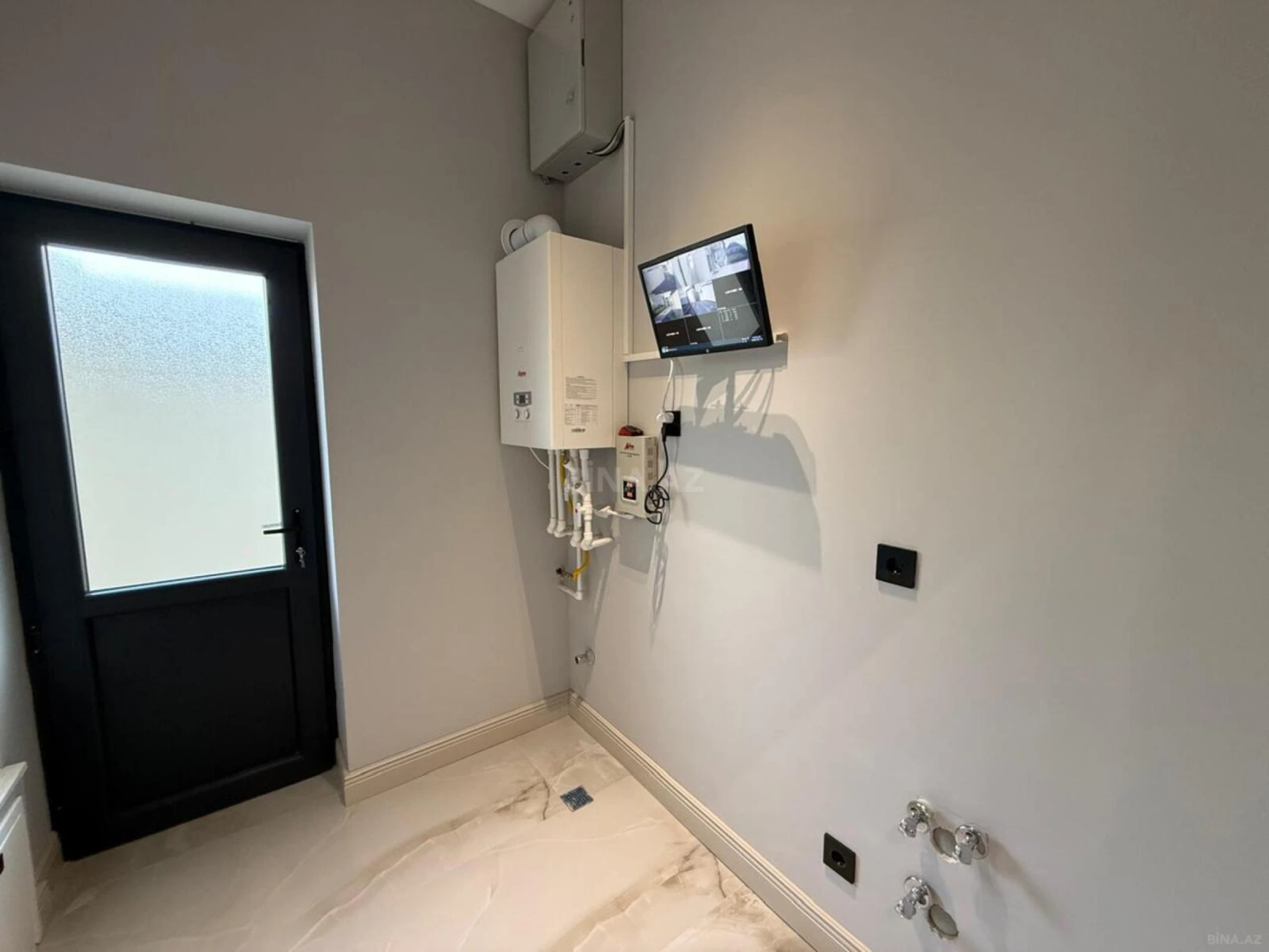 Satılır 4 otaqlı həyət evi 180 m²