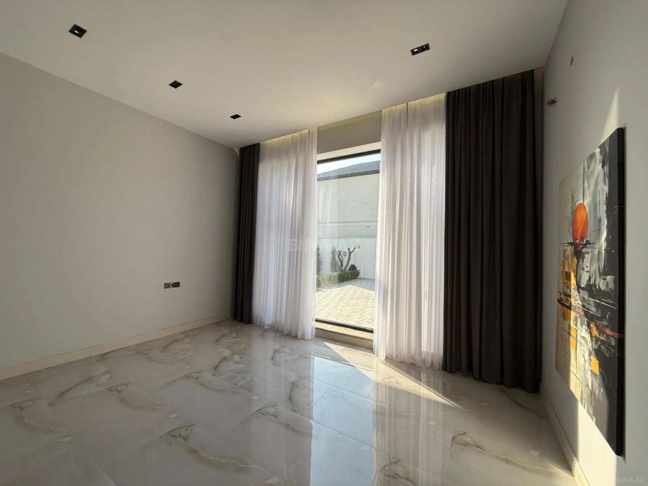 Satılır 4 otaqlı həyət evi 180 m²