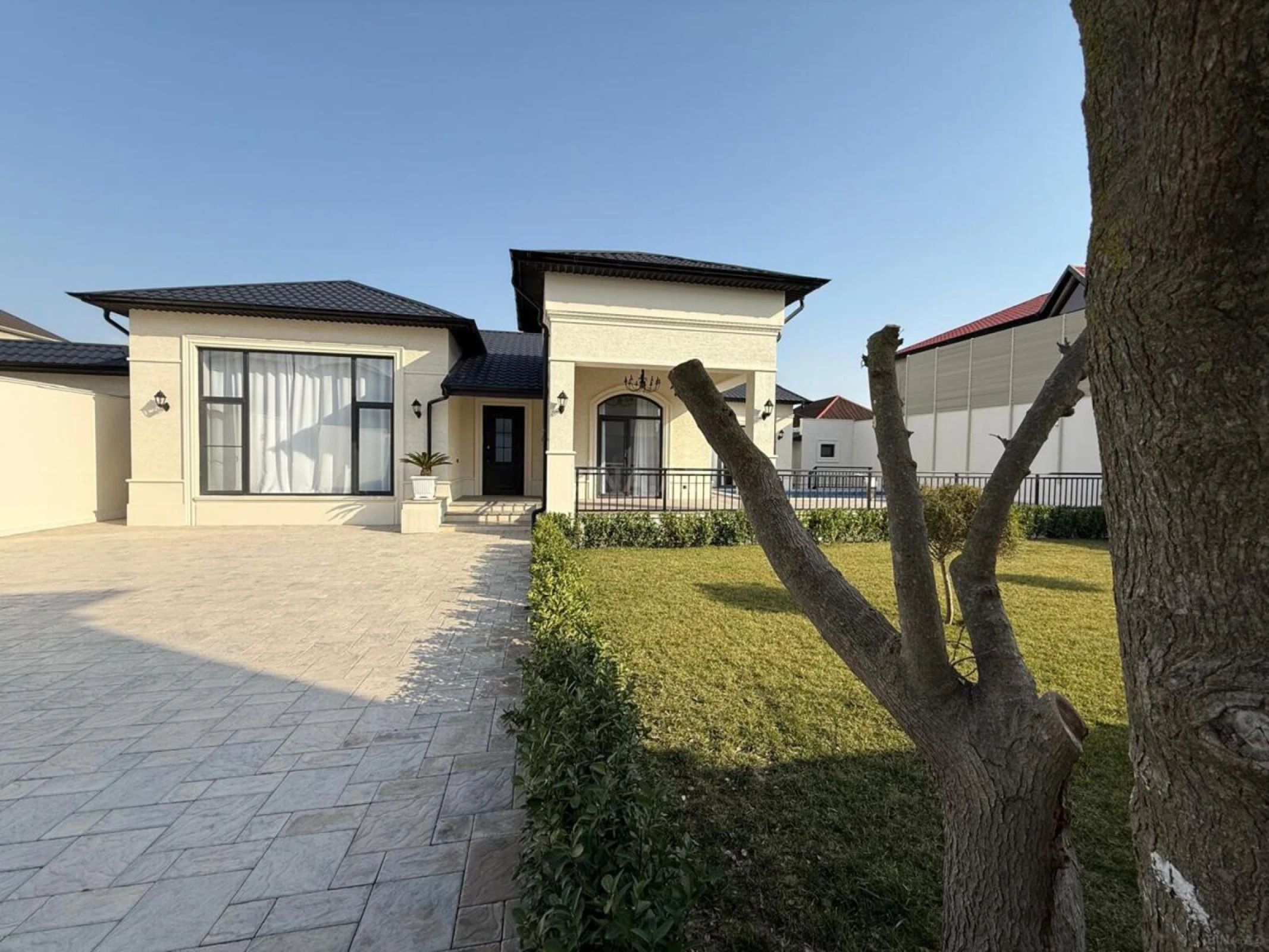 Satılır 4 otaqlı həyət evi 180 m²