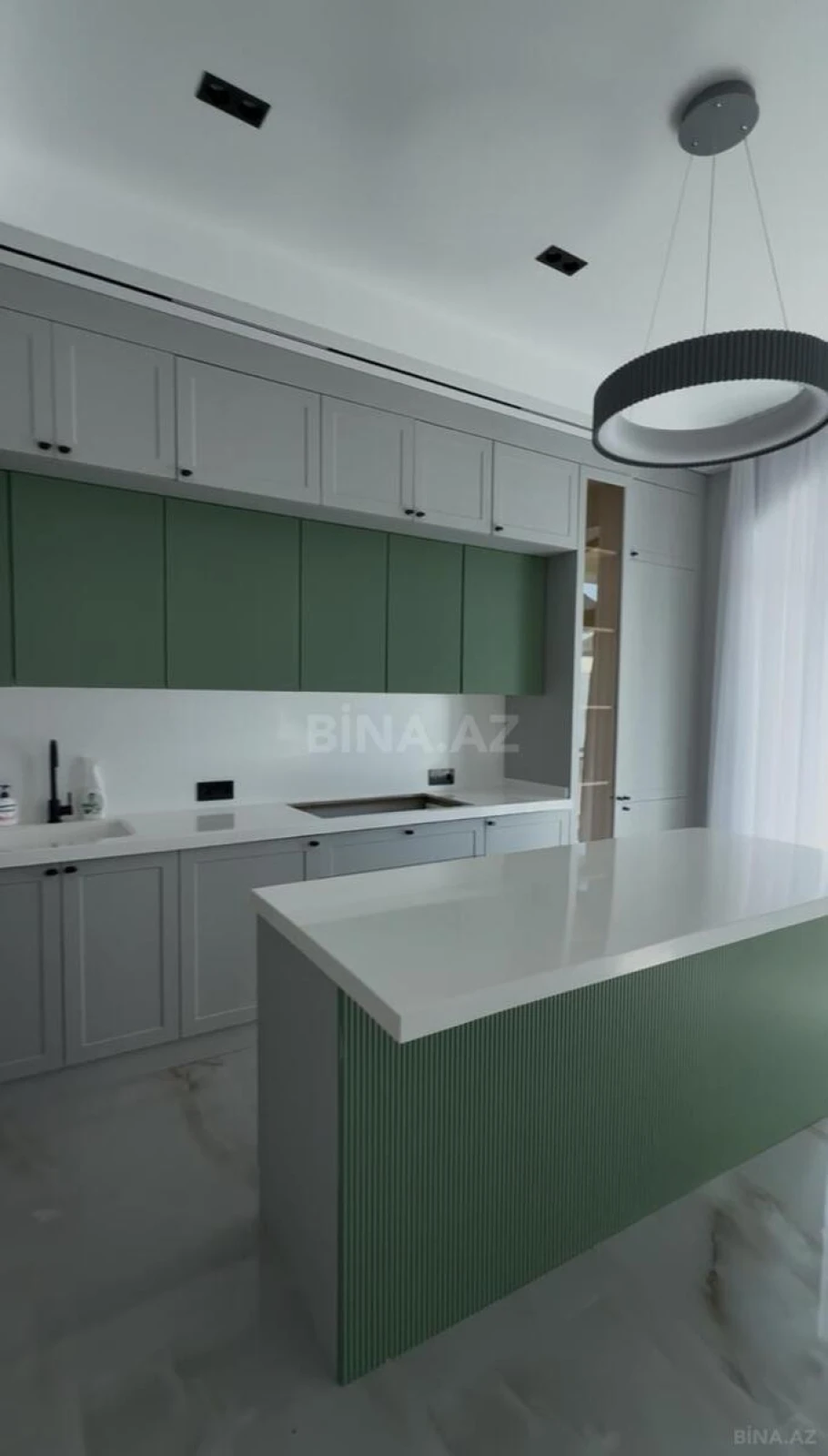 Satılır 4 otaqlı həyət evi 180 m²