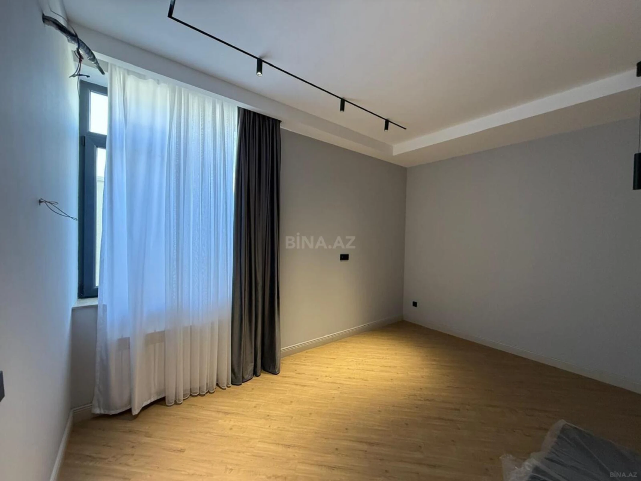 Satılır 4 otaqlı həyət evi 180 m²