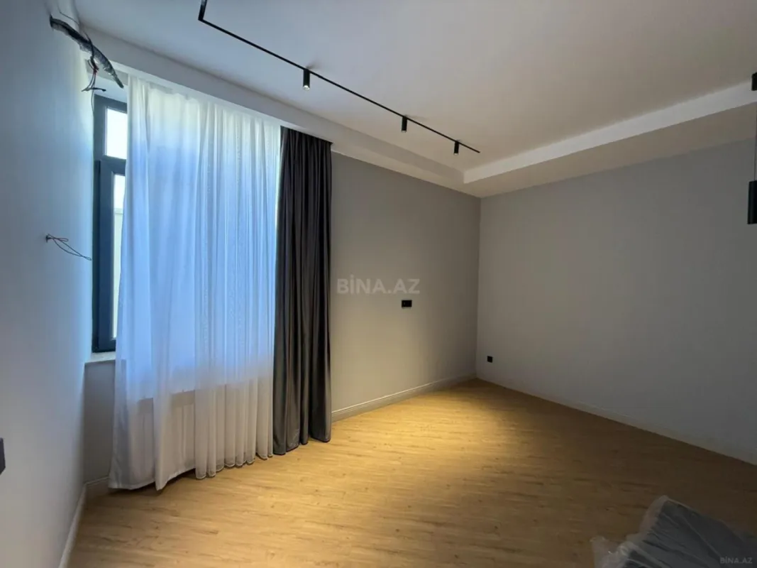 Satılır 4 otaqlı həyət evi 180 m²