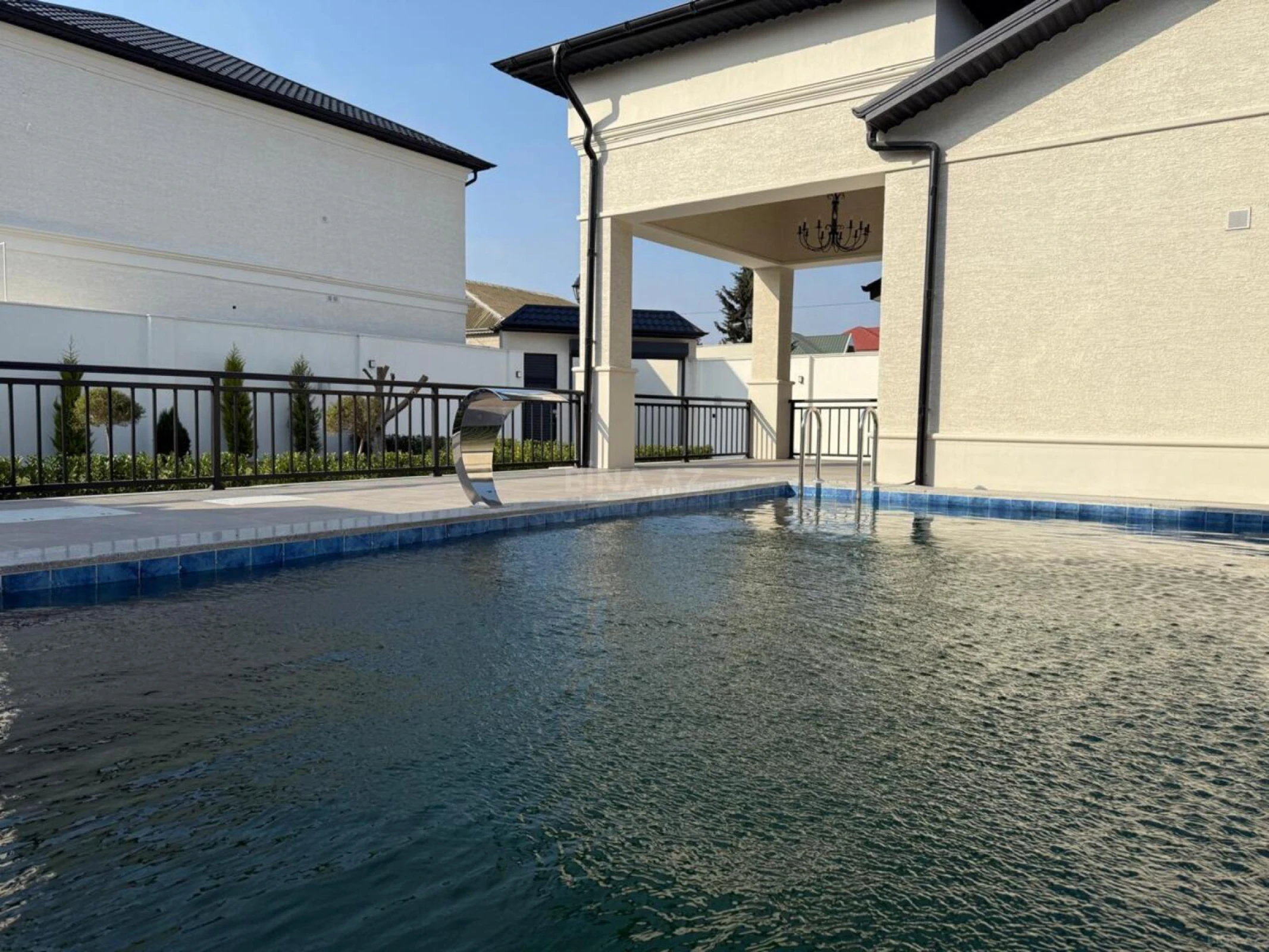 Satılır 4 otaqlı həyət evi 180 m²