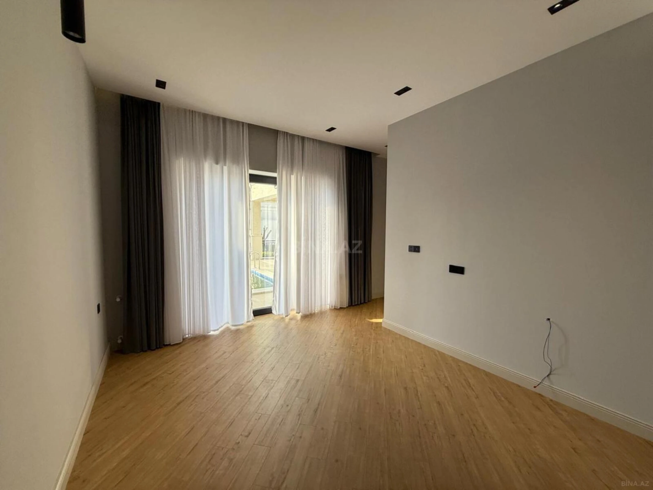 Satılır 4 otaqlı həyət evi 180 m²