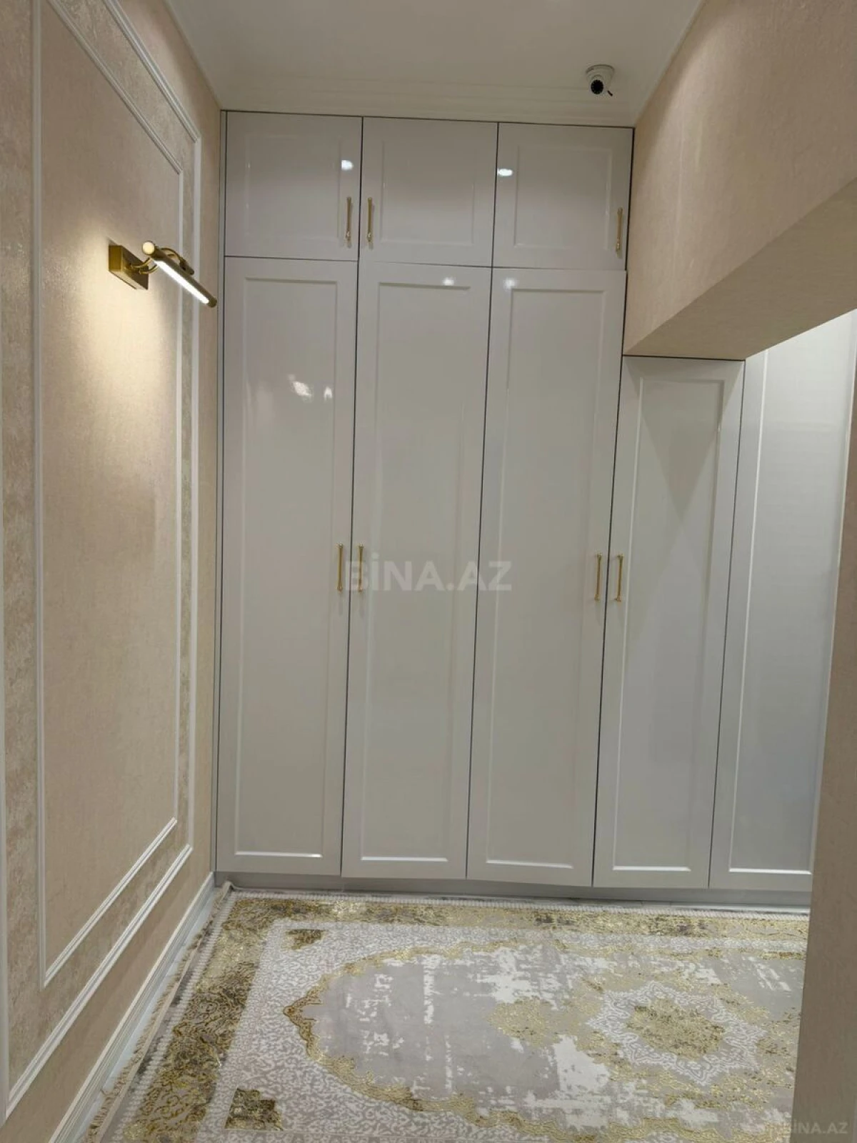 Satılır 3 otaqlı mənzil 128 m²