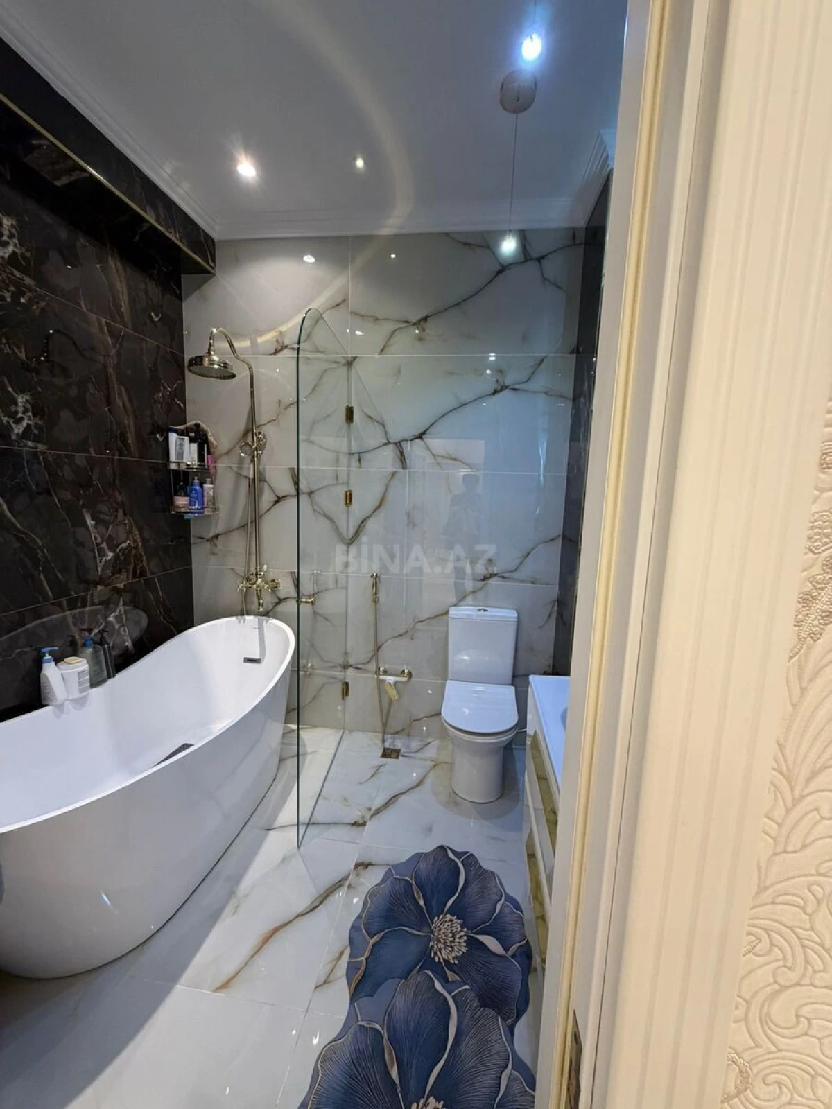 Satılır 3 otaqlı mənzil 128 m²