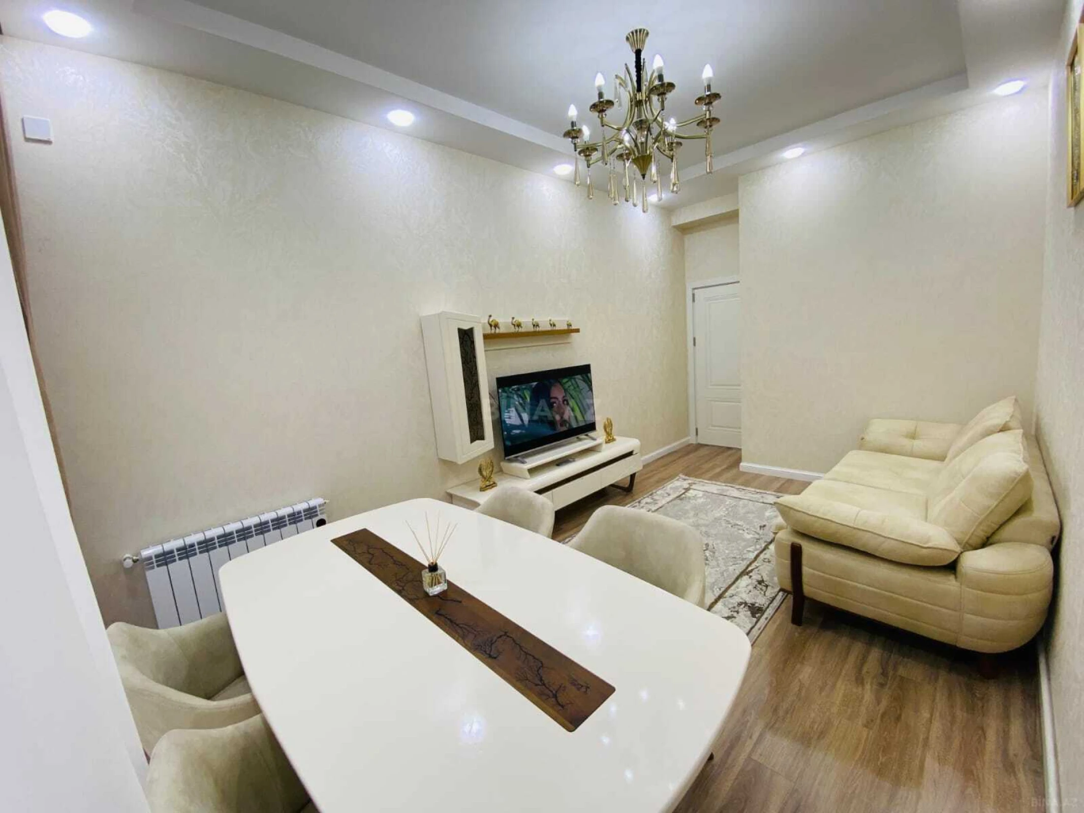 Kirayə verilir 2 otaqlı mənzil 70 m²