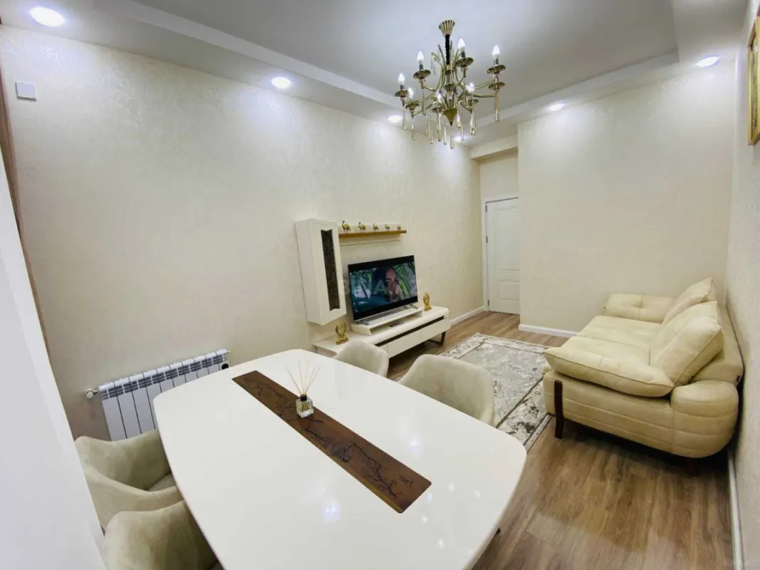 Kirayə verilir 2 otaqlı mənzil 70 m²