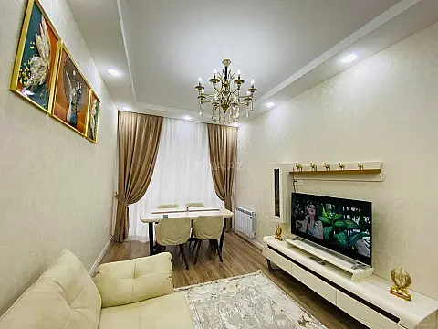 Kirayə verilir 2 otaqlı mənzil 70 m²