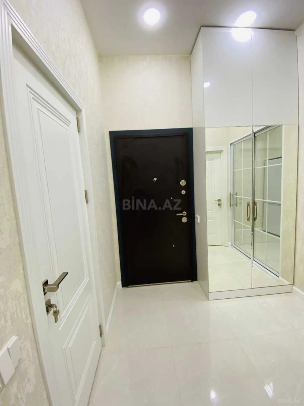 Kirayə verilir 2 otaqlı mənzil 70 m²