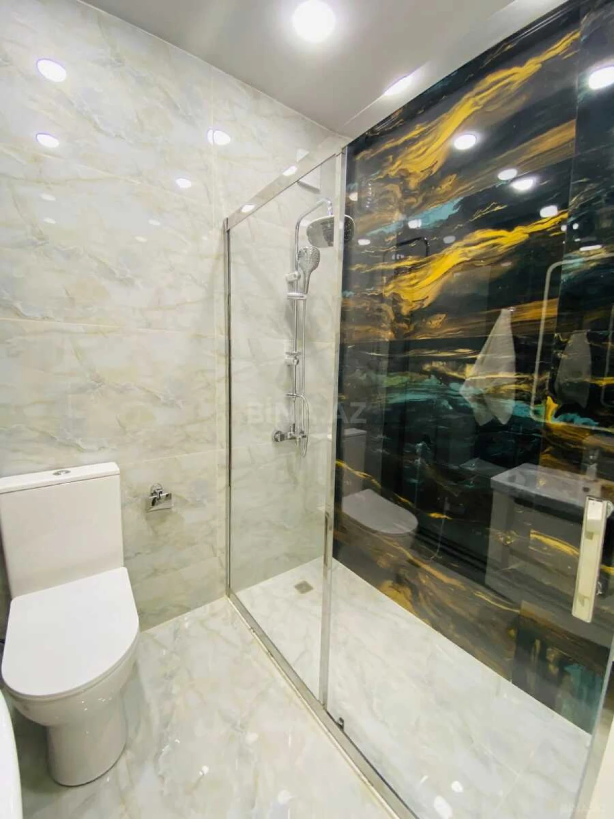 Kirayə verilir 2 otaqlı mənzil 70 m²