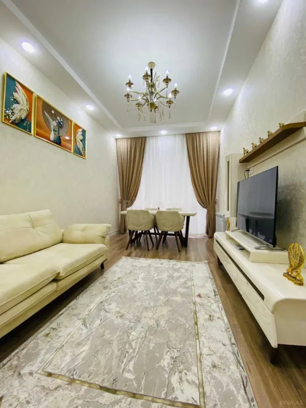 Kirayə verilir 2 otaqlı mənzil 70 m²