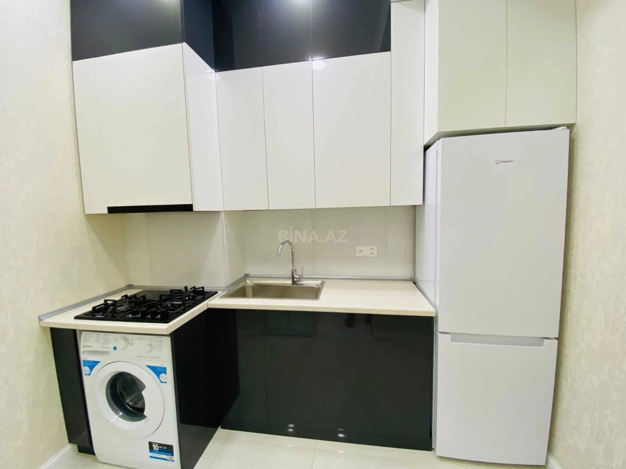 Kirayə verilir 2 otaqlı mənzil 70 m²
