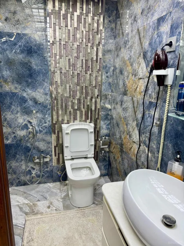 Satılır 6 otaqlı həyət evi 250 m²