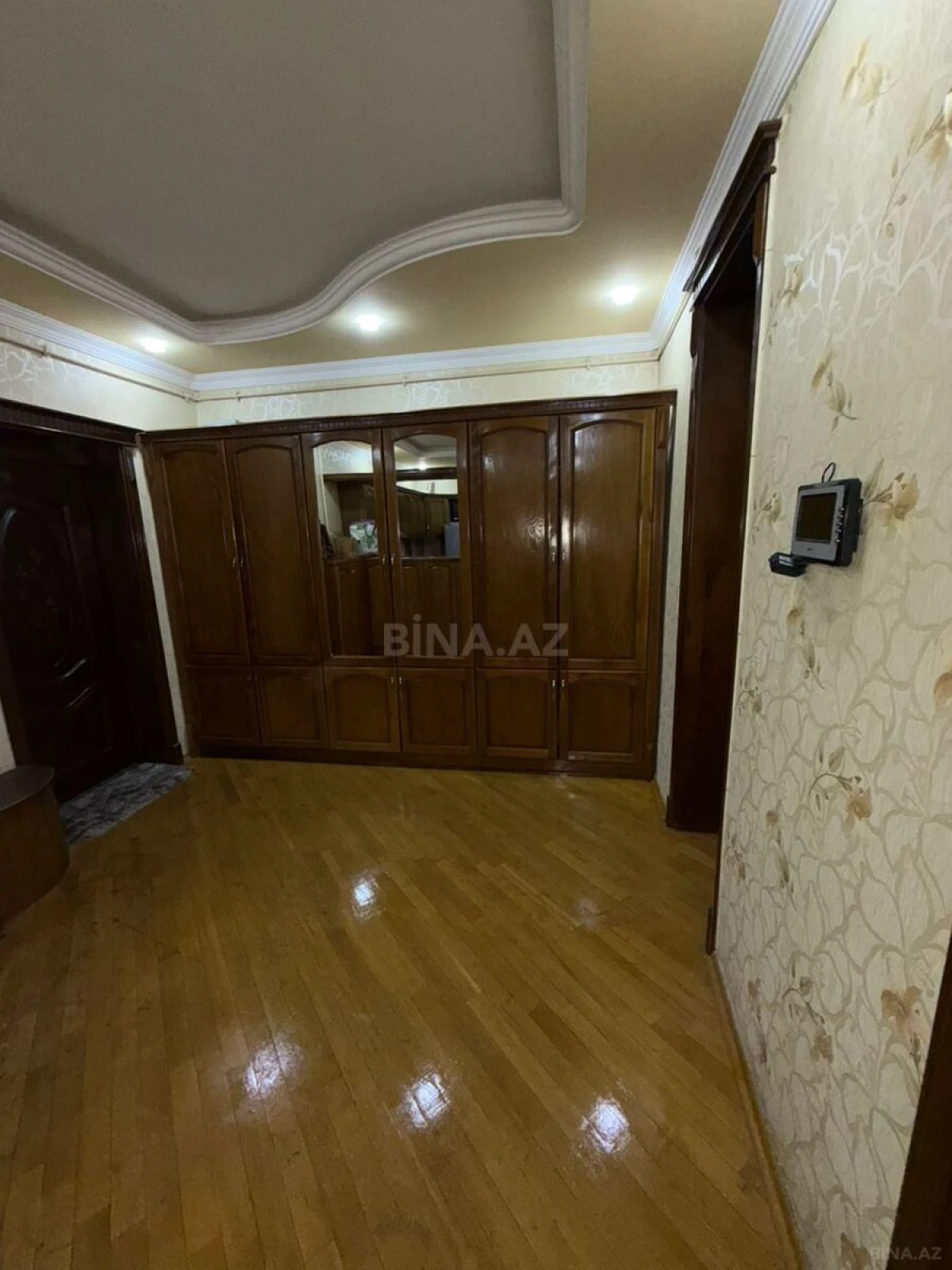 Kirayə verilir 3 otaqlı mənzil 105 m²
