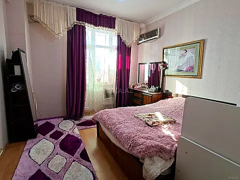 Satılır 3 otaqlı mənzil 145 m²
