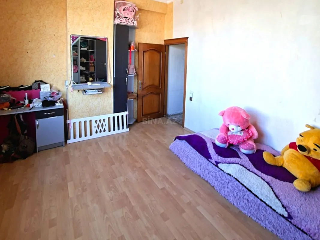 Satılır 3 otaqlı mənzil 145 m²