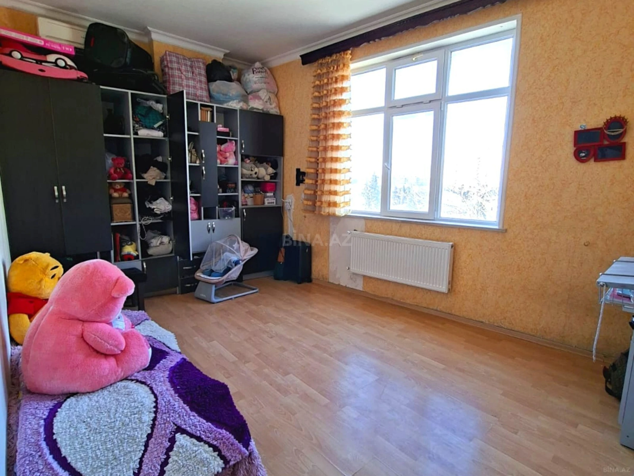 Satılır 3 otaqlı mənzil 145 m²