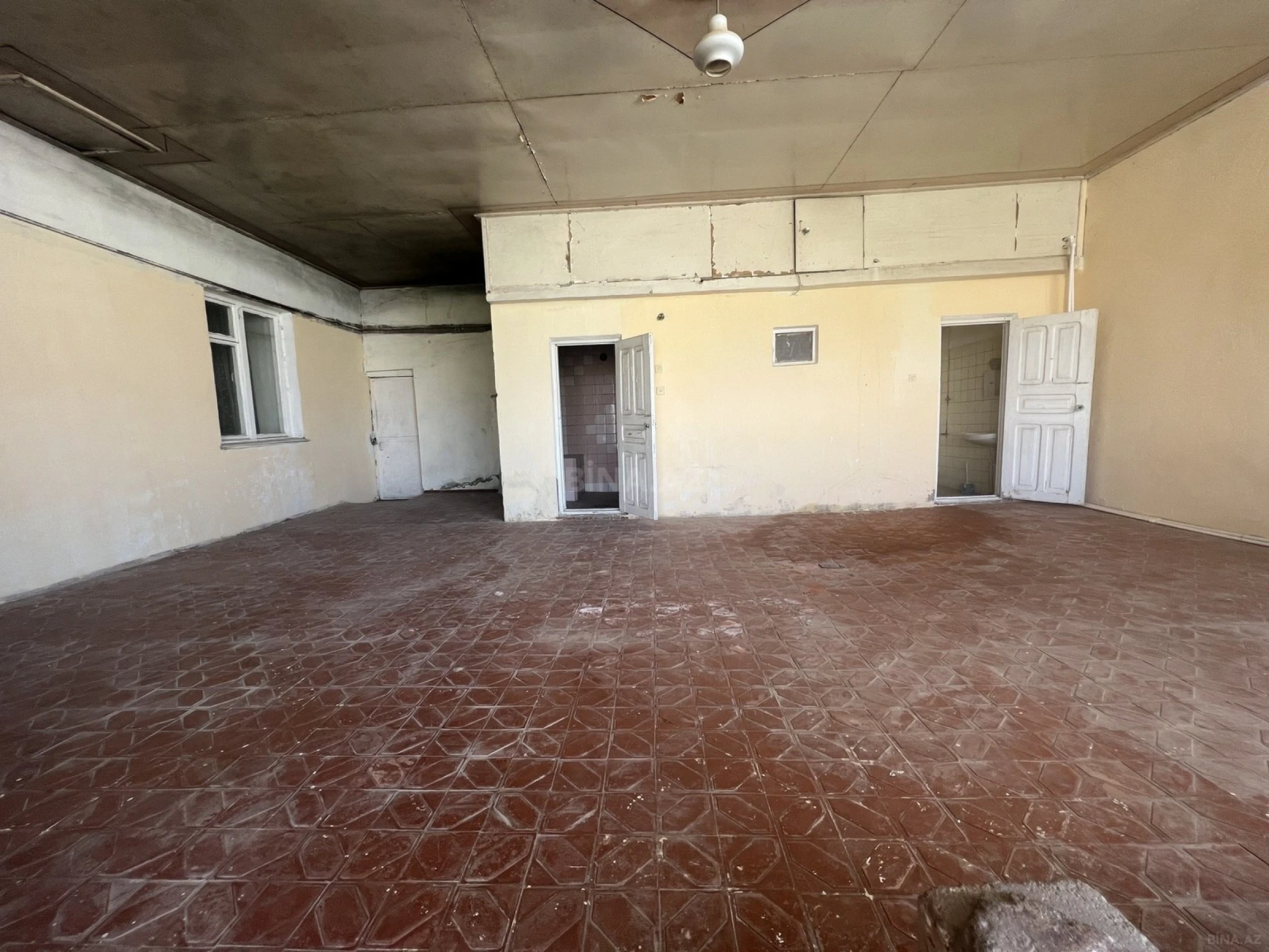 Satılır 5 otaqlı həyət evi 200 m²