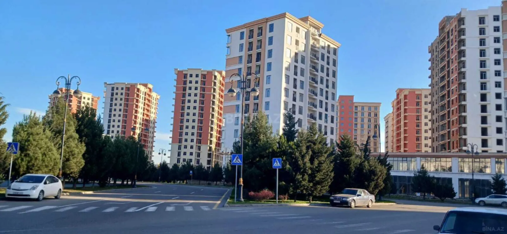 Satılır 3 otaqlı mənzil 118 m²