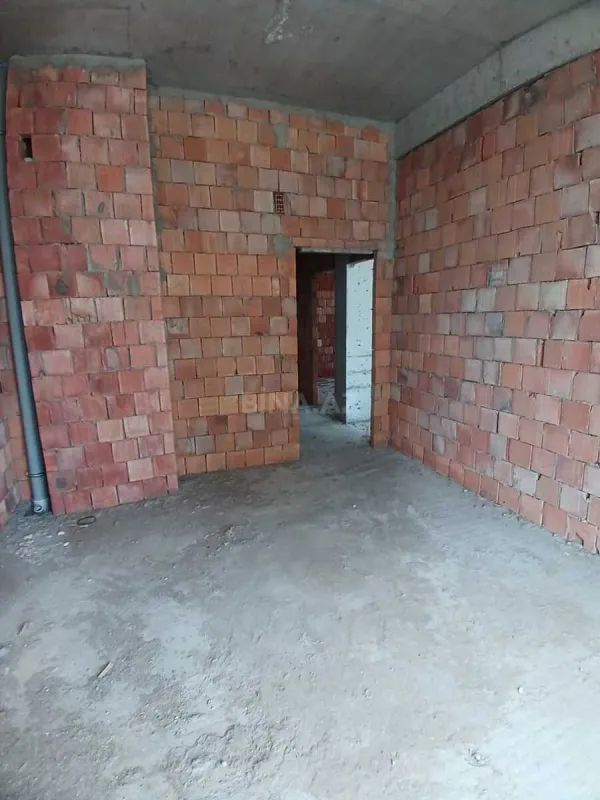 Satılır 3 otaqlı mənzil 118 m²