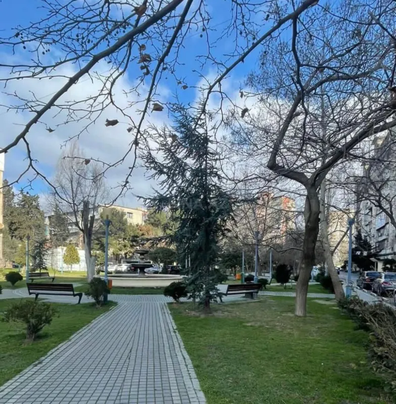 Kirayə verilir 5 otaqlı mənzil 120 m²