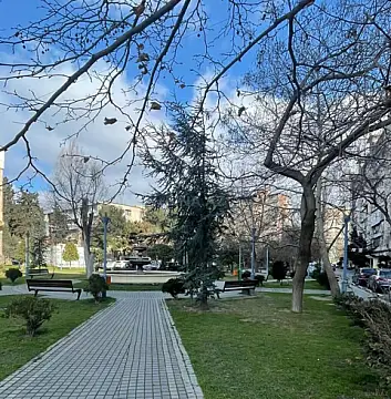 Kirayə verilir 5 otaqlı mənzil 120 m²