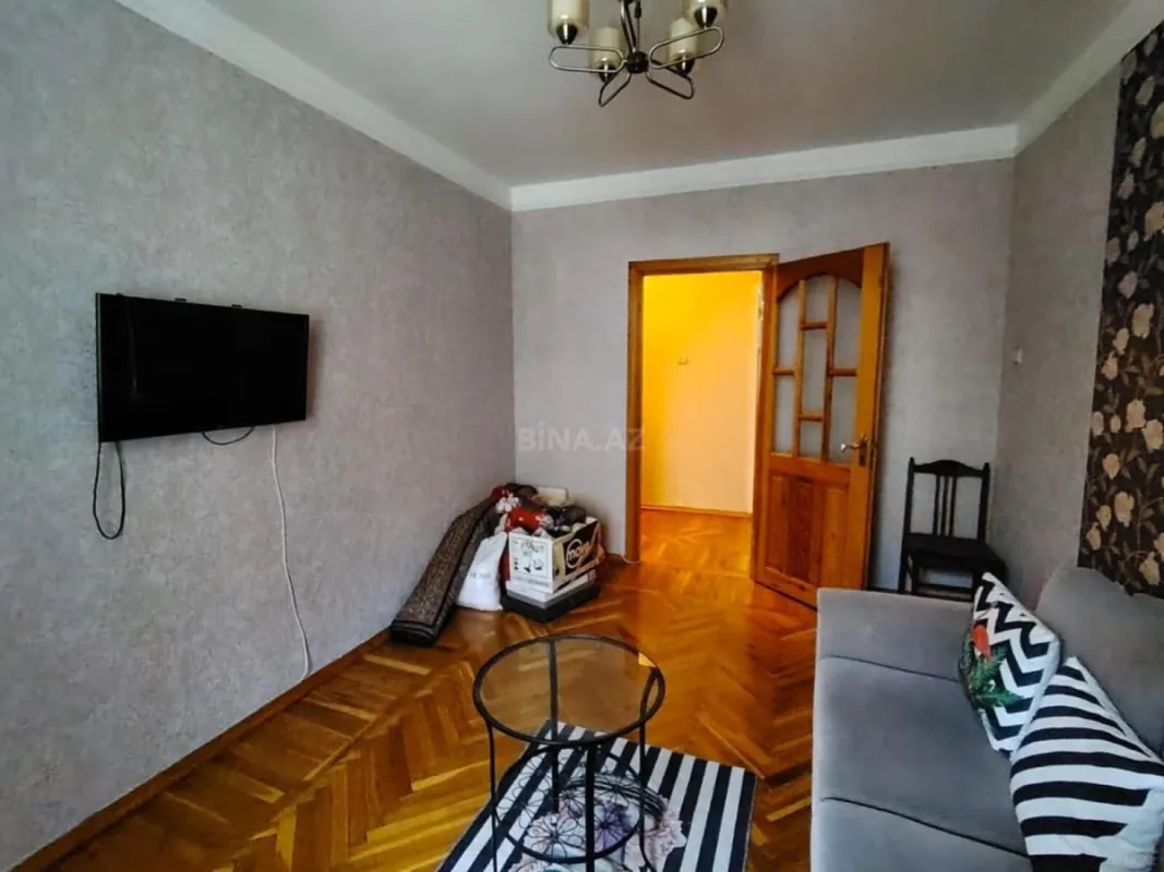 Kirayə verilir 5 otaqlı mənzil 120 m²