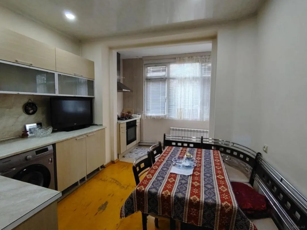 Kirayə verilir 5 otaqlı mənzil 120 m²