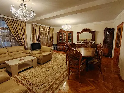 Kirayə verilir 5 otaqlı mənzil 120 m²