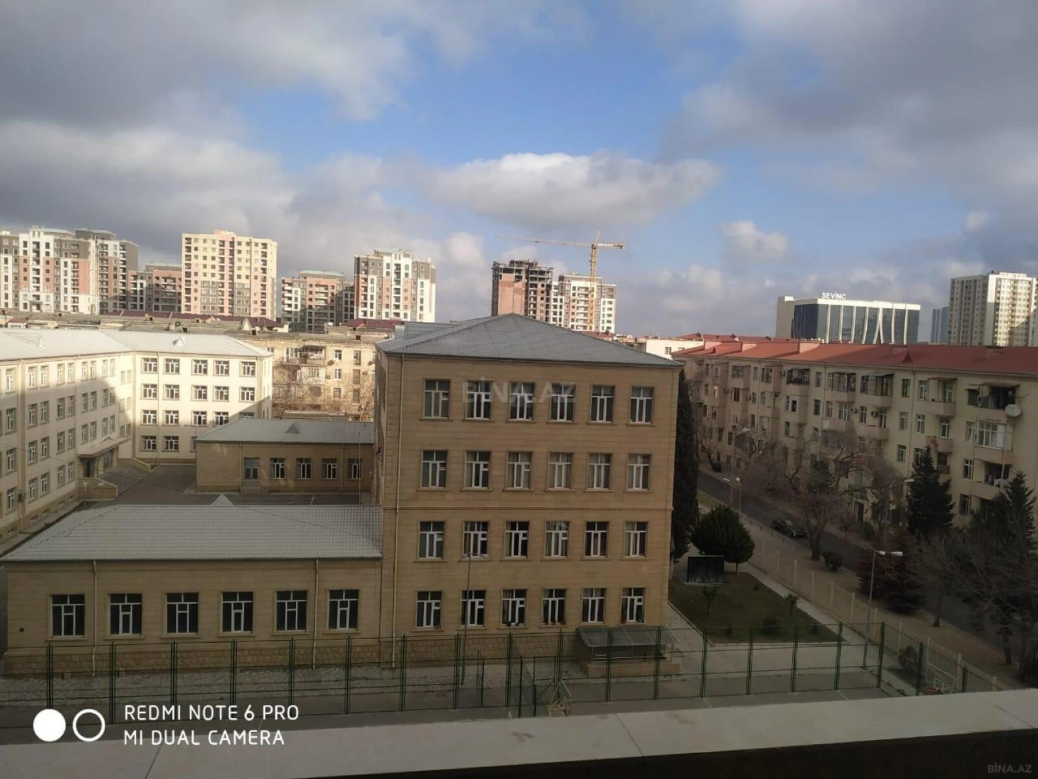 Kirayə verilir 2 otaqlı mənzil 72 m²