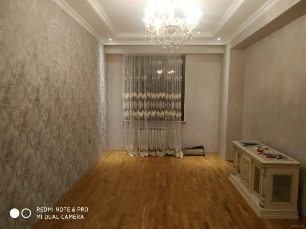 Kirayə verilir 2 otaqlı mənzil 72 m²