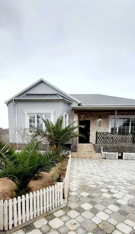 Satılır 4 otaqlı həyət evi 160 m²
